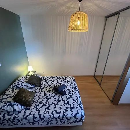 דירה Le Felix Lagravere 1 Lit Double 1 Canape- Lit Double מונטובן